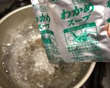 ヘルシーで簡単！わかめしらたきスープ作り方2写真