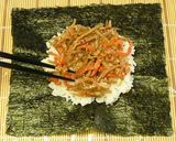 具材はきんぴらごぼう♪ おにぎらず作り方4写真