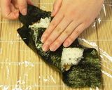 具材はきんぴらごぼう♪ おにぎらず作り方7写真