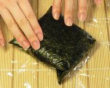 具材はきんぴらごぼう♪ おにぎらず作り方9写真