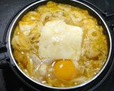 簡単！エビチリの素で☆チーズチゲ鍋作り方4写真