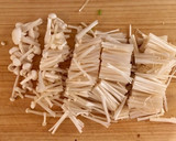 ピリ辛油揚げときのこの味噌炒め(麻婆風)作り方3写真