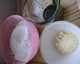 バジルソース利用☆チーズトッピングパン作り方1写真