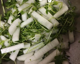 簡単☆大根と豆苗の和えもの作り方3写真
