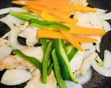 鶏肉のサッとワイン炒め☆レタスサラダ添え作り方3写真