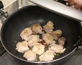 簡単☆鶏もも肉とアボカドの白だし炒め☆作り方4写真