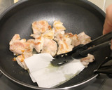 簡単☆鶏もも肉とアボカドの白だし炒め☆作り方5写真