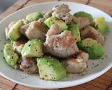 簡単☆鶏もも肉とアボカドの白だし炒め☆作り方8写真