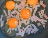 ❄︎我が家の定番朝ごはん♡目玉焼き丼❄︎作り方1写真