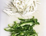 捨てないで！大根の皮とピーマンのきんぴら作り方1写真
