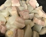 豚の角煮大根と里芋と共に作り方3写真