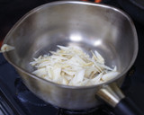 ごぼうとツナと鯨スジポンのマヨ炒め作り方1写真