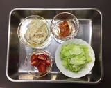 ベジ♪トマトとキムチのそぼろ丼作り方1写真