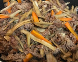 簡単おいしい☆牛肉とごぼうの甘辛炒め☆作り方4写真