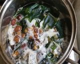シモフリシメジ、粒ナメコ、ワカメの味噌汁作り方6写真