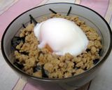 ぱぱっと出来ちゃう!温玉のせ鶏そぼろ丼作り方5写真