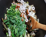 3種の天然キノコ、野菜、ちくわの油炒め作り方9写真