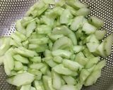 太い胡瓜の炒め煮~めんつゆで作り方1写真