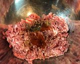 肉汁たっぷり！洋食屋さんのメンチカツ！作り方1写真