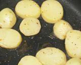 朝食やブランチに♪サワークリームオムレツ作り方5写真