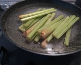フキと油揚げのピリ辛煮作り方1写真