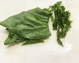 チーズとバジル香るズッキーニの花の肉詰め作り方4写真
