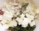 チーズとバジル香るズッキーニの花の肉詰め作り方6写真