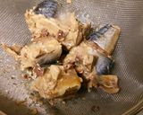 サバ缶でカレー♪作り方1写真