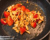 トマトとサラチキのカレーパスタ作り方2写真