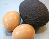 アボカドとゆで卵のカップサラダ作り方1写真