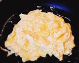 コーン入り♡豆苗&卵のバター醤油炒め♡作り方3写真