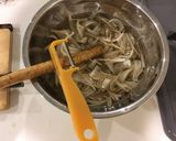 ピーラーごぼうとひき肉のきんぴら作り方2写真