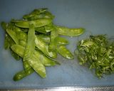 さやえんどうと卵の煮物作り方1写真