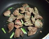 お酢でさっぱり☆鶏レバネギニラオイ炒め作り方3写真