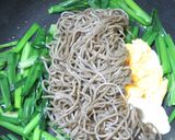 サッと作れ美味ニラ卵と日本蕎麦の焼きそば作り方8写真