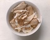 めんつゆで簡単☆舞茸のピリ辛中華漬け作り方1写真