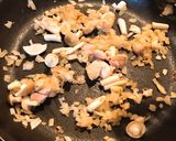 鶏肉ときのこのホワイトソースオムライス作り方2写真