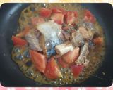 鯖の味噌煮缶とトマトのバター炒め♪時短！作り方1写真