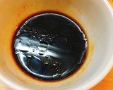 ラー油で簡単！厚揚げと豆苗のピリ辛炒め作り方2写真