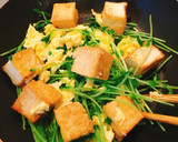 ラー油で簡単！厚揚げと豆苗のピリ辛炒め作り方5写真