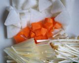 鶏ごぼうすり身のお味噌汁！作り方1写真