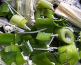 鶏ごぼうすり身のお味噌汁！作り方3写真