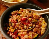 鶏肉と野菜たっぷり☆トマトの炊き込みご飯作り方50写真