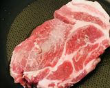 豚肩ロースのステーキ☆塩バターソース作り方1写真