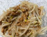 納豆と豚こまの冷しゃぶ風〜卵黄のせ〜作り方6写真