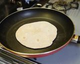 カレーのお供、全粒粉の香ばしチャパティ♡作り方4写真
