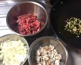 ラム肉でしっかり食感♡ボロネーゼ作り方1写真