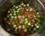 さっぱり美味しい♡おくらとトマトのみそ汁作り方3写真