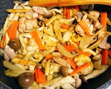 美味しいよ～♪鶏ごぼうの炊き込みご飯❤作り方4写真