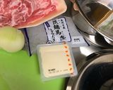 簡単！玉ねぎ、しらたき、豚バラで肉豆腐！作り方1写真